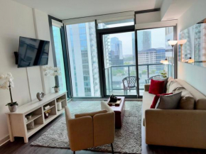 Ruby Retreat - Highrise! Balcony, Year-round Pool,City View